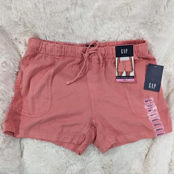 GAP Pants - NWT Gap pull-on Tencel drawstring shorts
